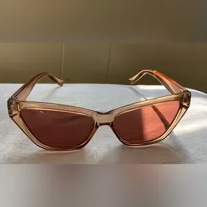 Kendall + Kylie Emma Cat Eye Sunglasses Tan Crystal
Frame Brown Lens Kendall & Kylie | Accessories | Kendall Kylie Emma Cat Eye  main image 3